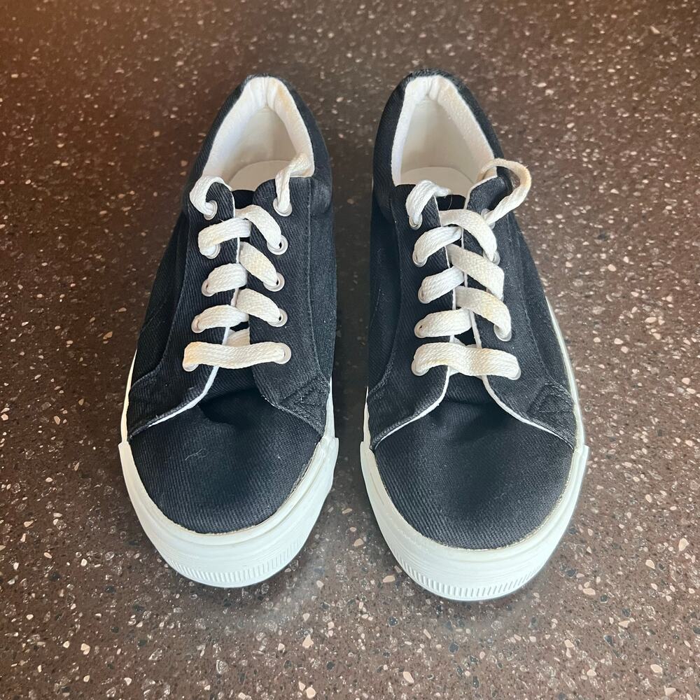 Chicory Sport "Jill" Black Canvas Low-cut Platform Sneakers Womens size 7